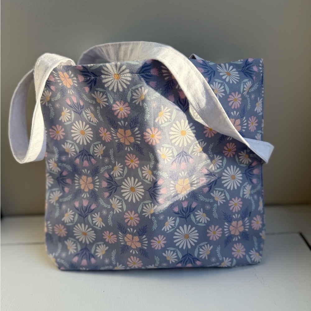Floral Patterned Tote Bag - Gray and White